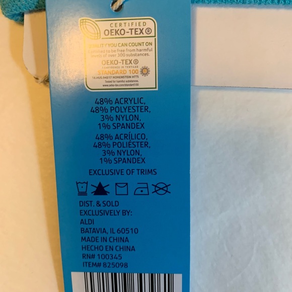 NWT Unisex Aldi Gear knit Pom Pom hat - Picture 3 of 3